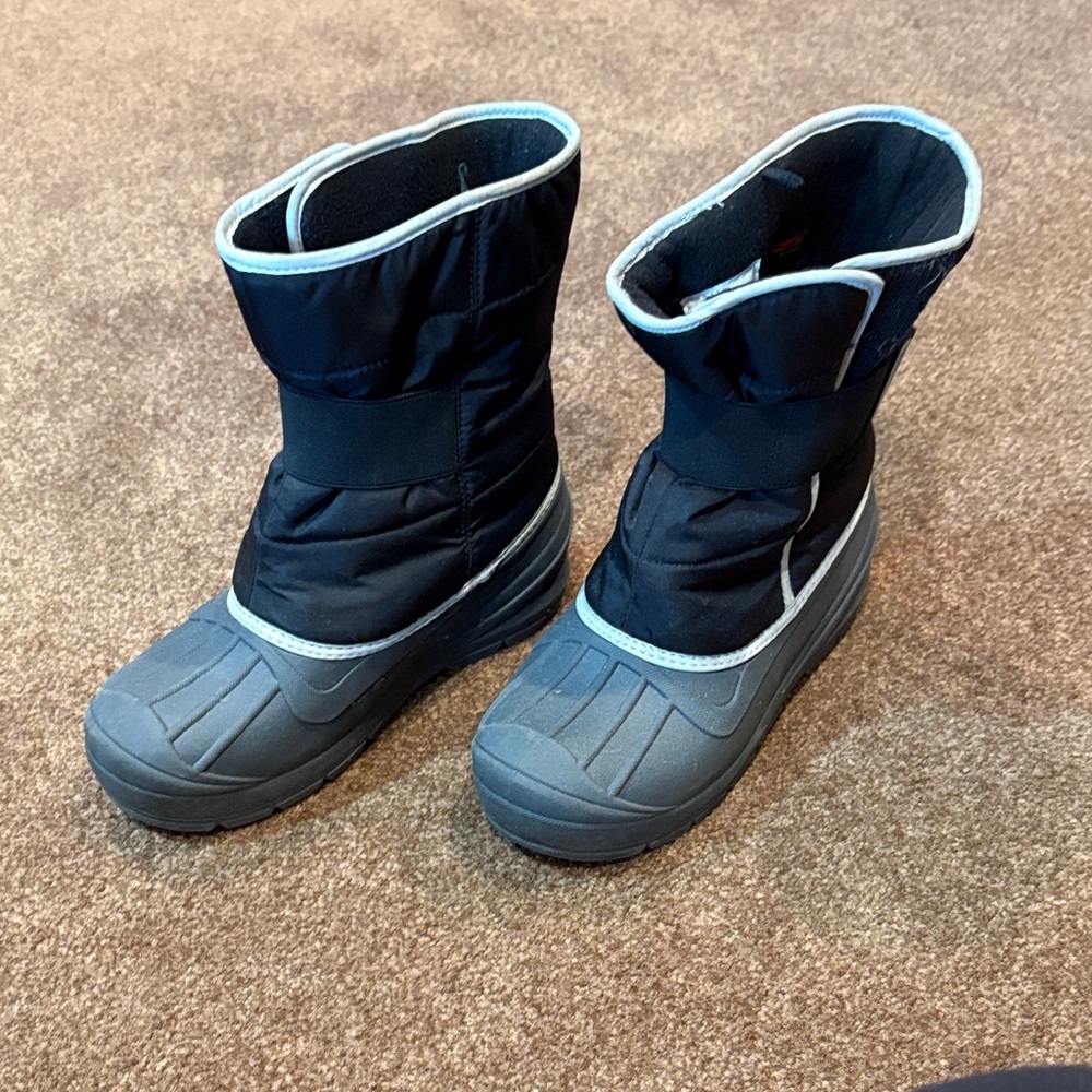 Kids Winter Boots, size 5